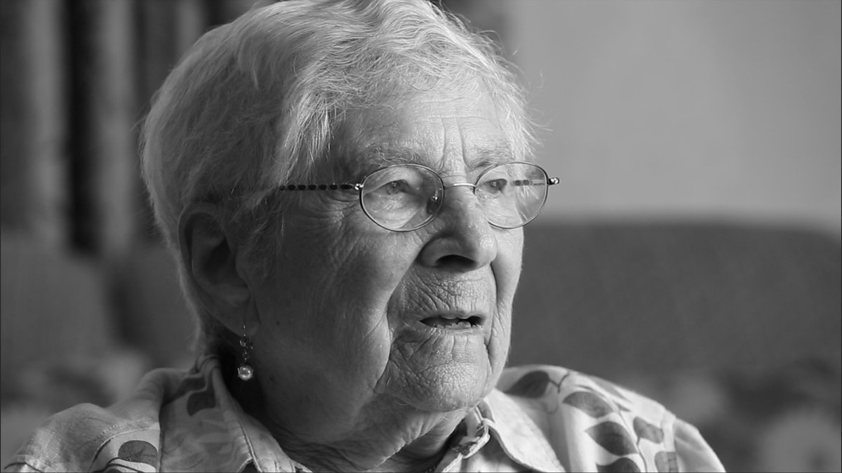 How Old Is Loid Forger in One Piece? Hes Not in It